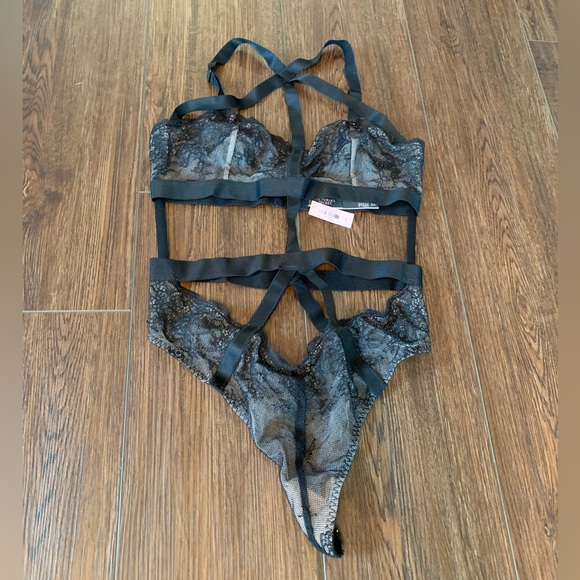 NWT Strappy Lace Teddy - Picture 2 of 4